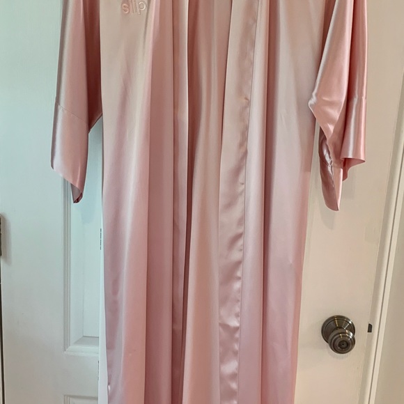 SOLD!!   SLIP Silk Robe & Mask - Picture 7 of 8